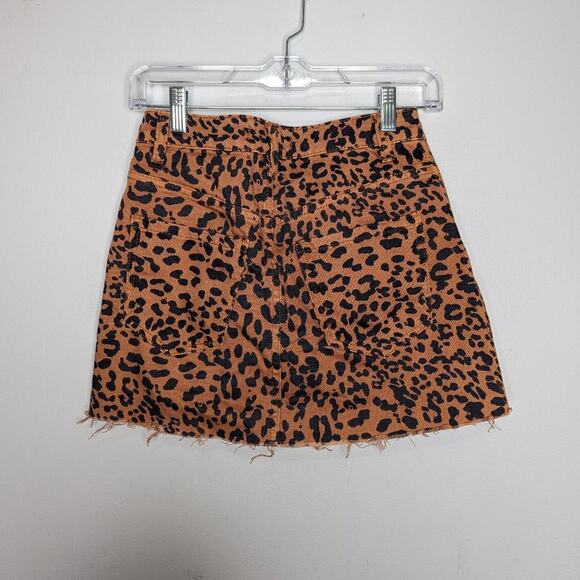 Free People Zip It Up Animal Print Denim Mini Skirt Raw Hem Pockets Size 24 - Picture 3 of 8